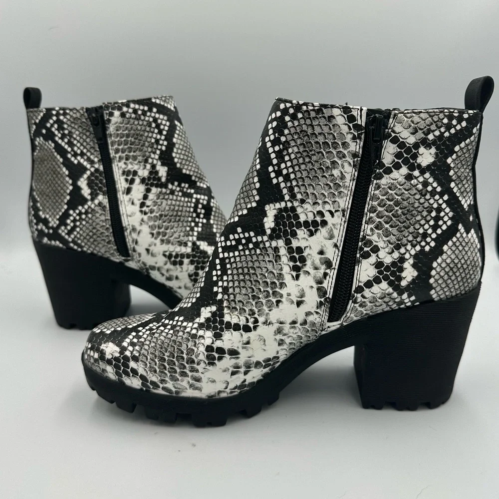 Mix No. 6 Cooya Snake Print Block Heel Ankle‎ Boots Women’s 8